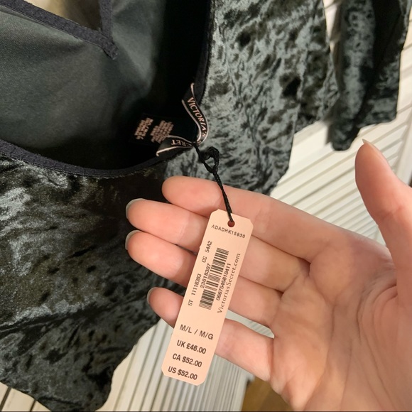 Victoria’s Secret Black Crushed Velvet Plunge Deep V Neck Body Suit New Sz M - Picture 10 of 15